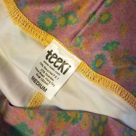 NWOT Teeki Meadow hot pant leggings - Picture 7 of 7
